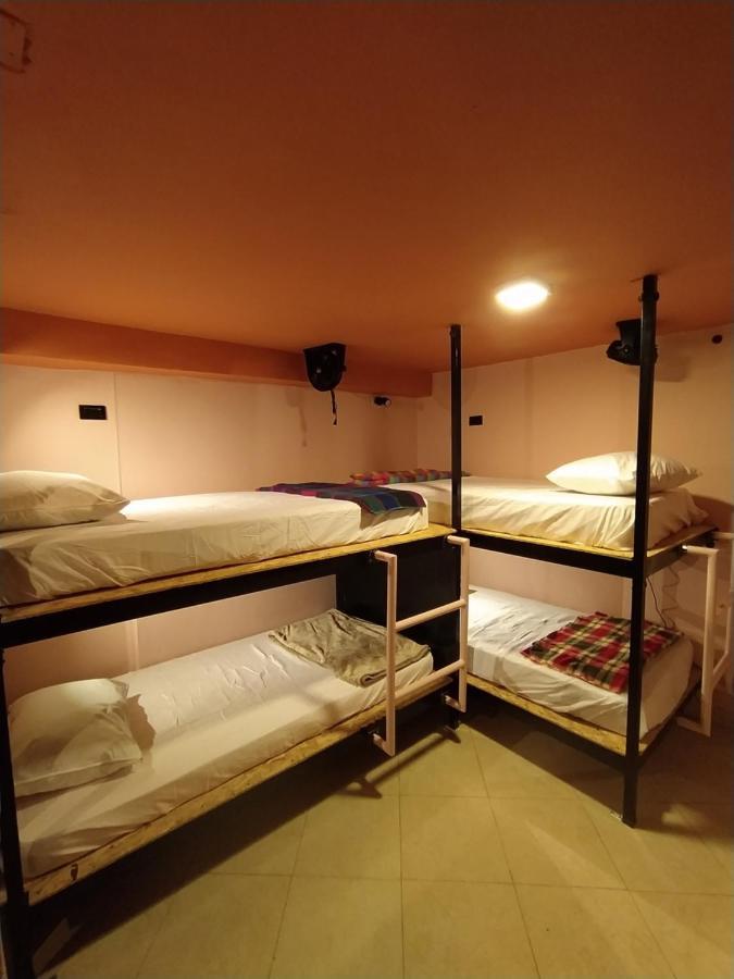 Casa Primavera Hostal Меделин Екстериор снимка