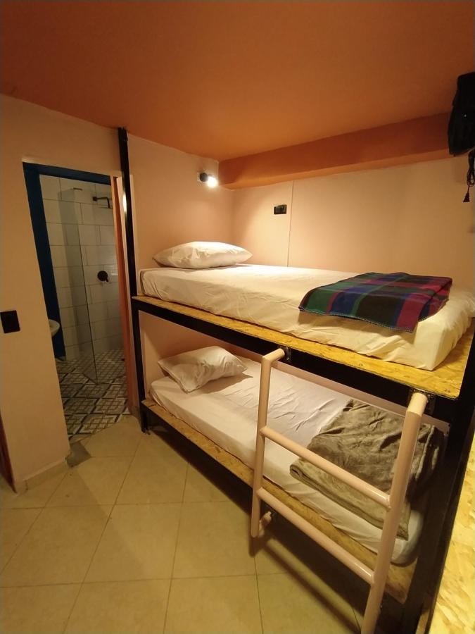 Casa Primavera Hostal Меделин Екстериор снимка