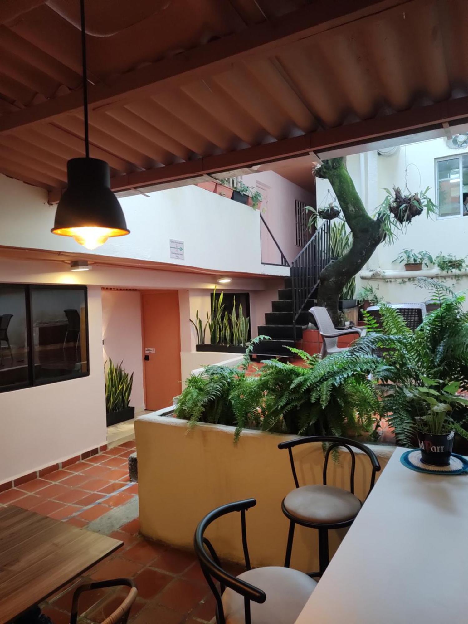 Casa Primavera Hostal Меделин Екстериор снимка